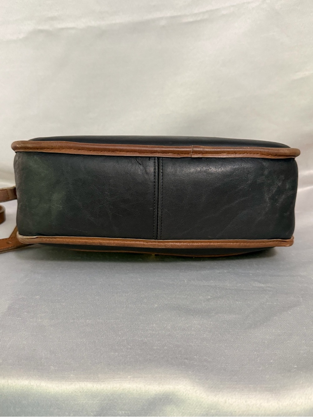 Vintage COACH City Spectator Bag Black/ Brown Two Toned Leather 80’s 0445-042 - Picture 9 of 14